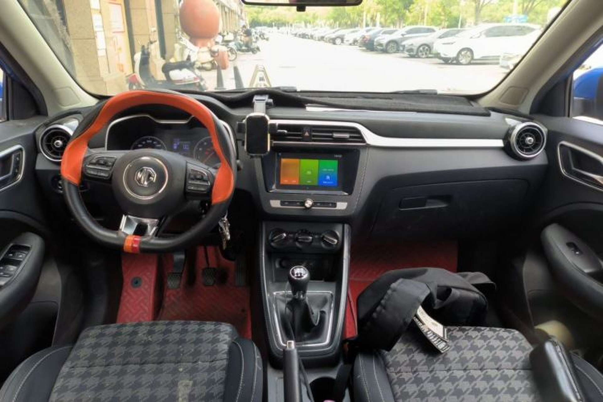 Used MG ZS 2017 1.5L Manual Comfort Edition Center Console