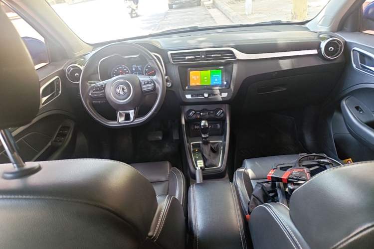 Used MG ZS 2017 1.5L Automatic Luxury Edition Center Console