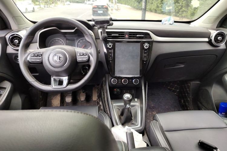 Used MG ZS 2017 1.5L Manual Luxury Edition Center Console