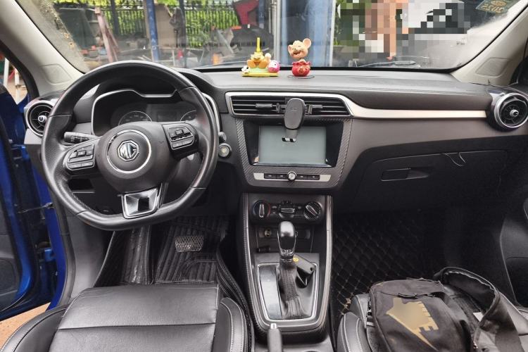 Used MG ZS 2017 1.5L Automatic Luxury Edition Center Console