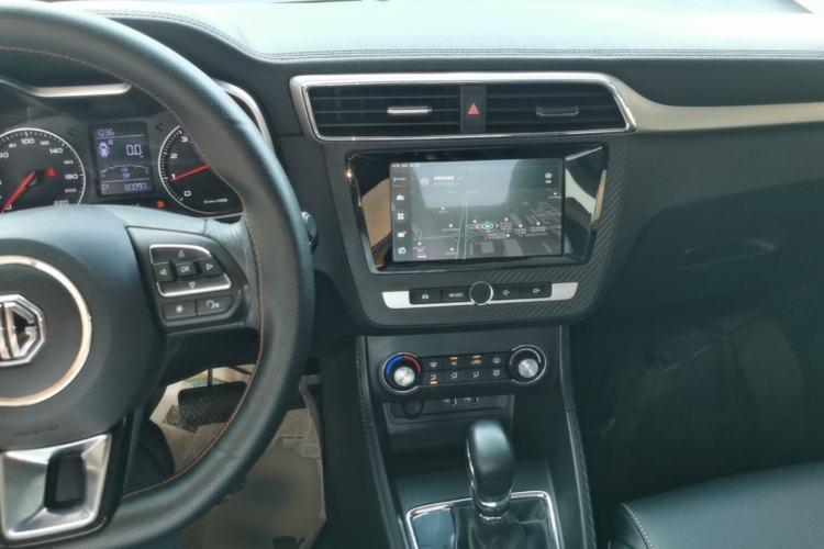 Used MG ZS 2017 1.5L Automatic Luxury Internet Edition Center Console