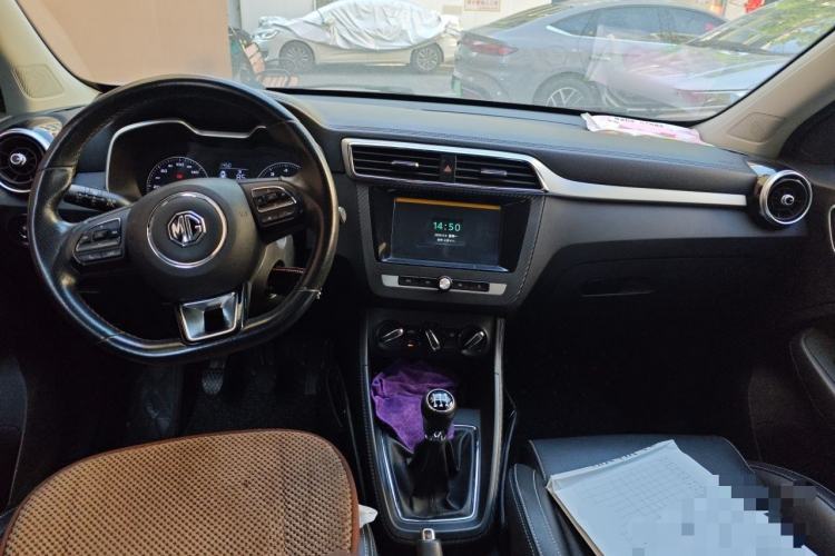 Used MG ZS 2017 1.5L Manual Elite Edition Center Console
