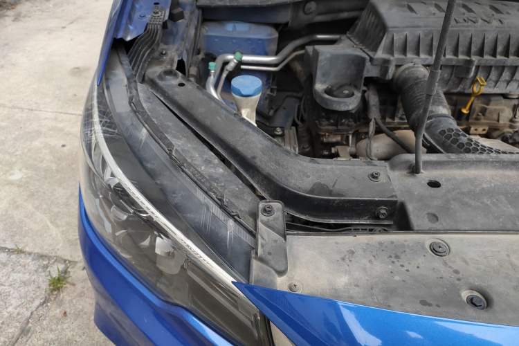 Used MG ZS 2017 1.5L Automatic Luxury Edition Engine Bay Right