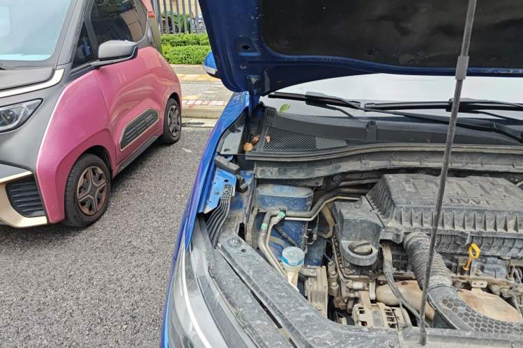 Used MG ZS 2017 1.5L Automatic Luxury Edition Engine Bay Right