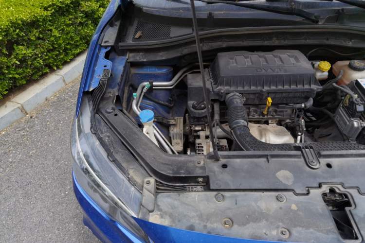 Used MG ZS 2017 1.5L Automatic Elite Edition Engine Bay Right