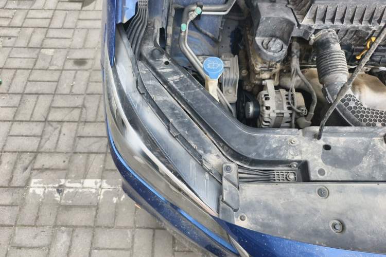 Used MG ZS 2017 1.5L Automatic Luxury Internet Edition Engine Bay Right