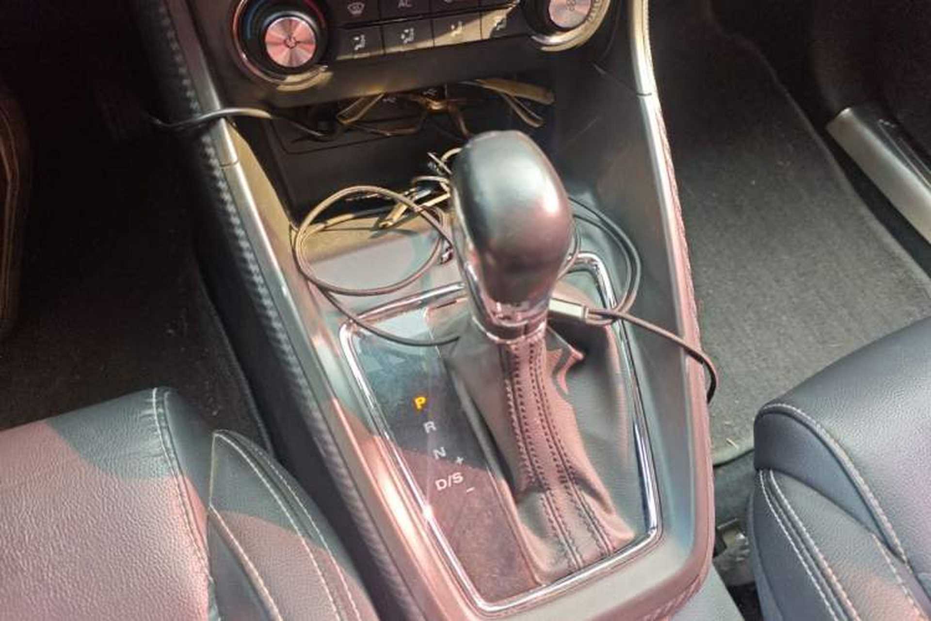 Used MG ZS 2017 1.5L Automatic Luxury Internet Edition Gear Lever
