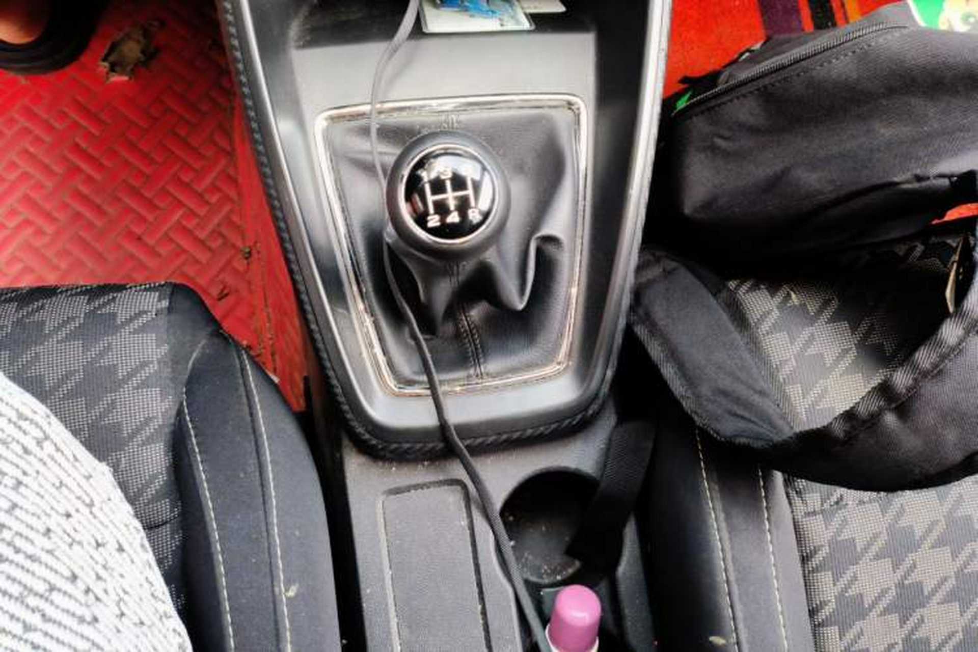 Used MG ZS 2017 1.5L Manual Comfort Edition Gear Lever