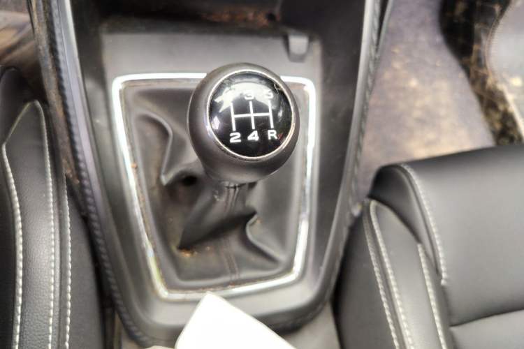 Used MG ZS 2017 1.5L Manual Luxury Edition Gear Lever