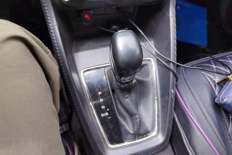 Used MG ZS 2017 1.5L Automatic Elite Edition Gear Lever