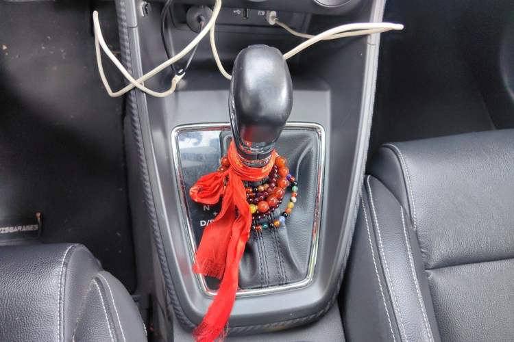 Used MG ZS 2017 1.5L Automatic Luxury Edition Gear Lever