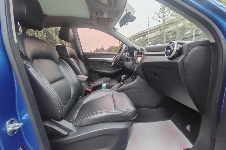 Used MG ZS 2017 1.5L Automatic Luxury Edition Interior 3
