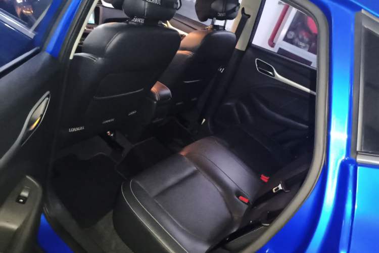 Used MG ZS 2017 1.5L Automatic Luxury Edition Interior 4