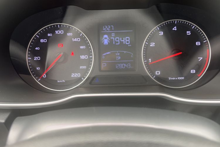 Used MG ZS 2017 1.5L Automatic Luxury Internet Edition Odometer Close Up