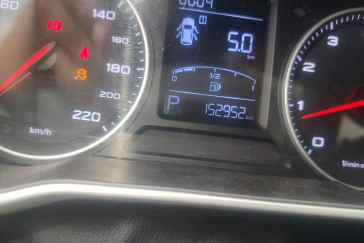 Used MG ZS 2017 1.5L Automatic Luxury Edition Odometer Close Up
