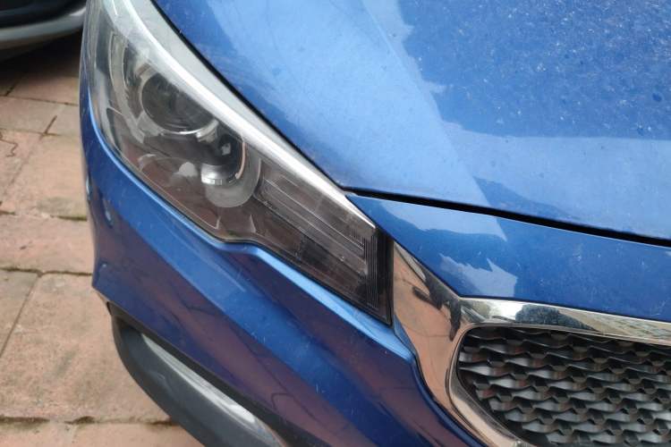 Used MG ZS 2017 1.5L Automatic Luxury Edition Right Front Headlight