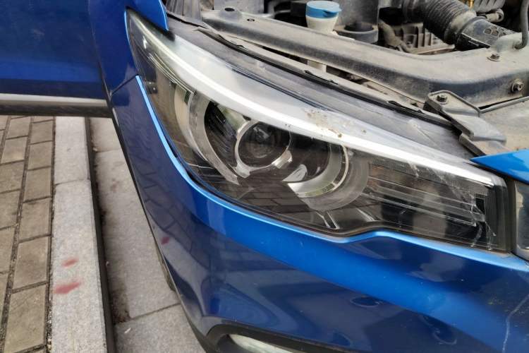 Used MG ZS 2017 1.5L Manual Luxury Edition Right Front Headlight