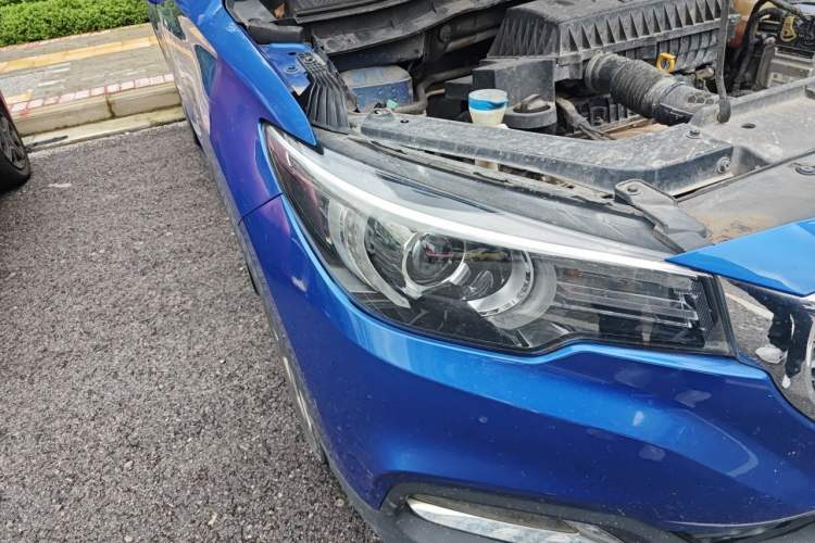 Used MG ZS 2017 1.5L Automatic Luxury Edition Right Front Headlight