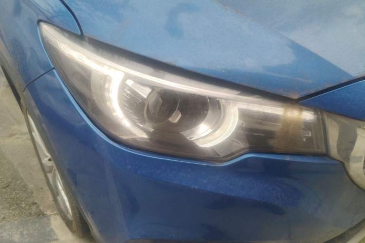 Used MG ZS 2017 1.5L Automatic Luxury Edition Right Front Headlight