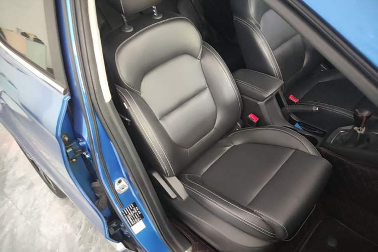 Used MG ZS 2017 1.5L Manual Deluxe Internet Edition Right Front Seat