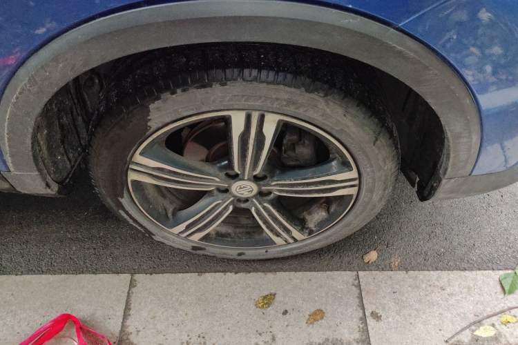 Used MG ZS 2017 1.5L Automatic Luxury Internet Edition Right Front Wheel Hub