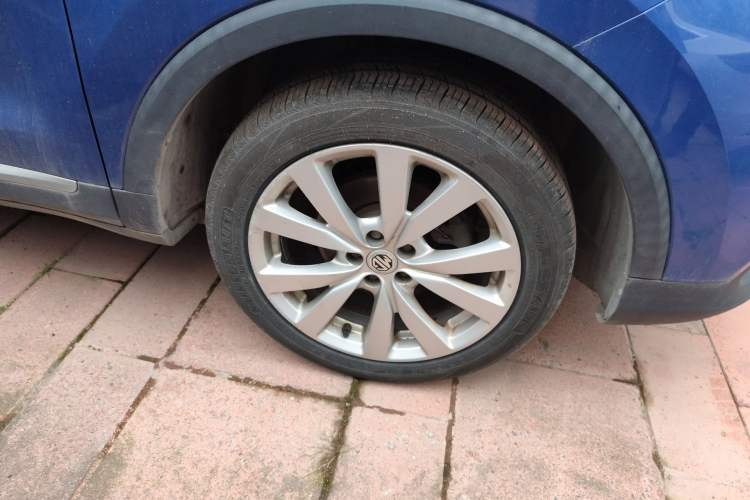 Used MG ZS 2017 1.5L Automatic Luxury Edition Right Front Wheel Hub