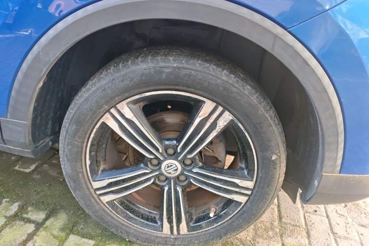 Used MG ZS 2017 16T Automatic Flagship Internet Edition Right Front Wheel Hub