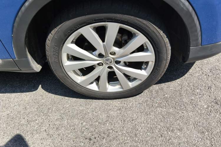 Used MG ZS 2017 1.5L Automatic Luxury Edition Right Front Wheel Hub