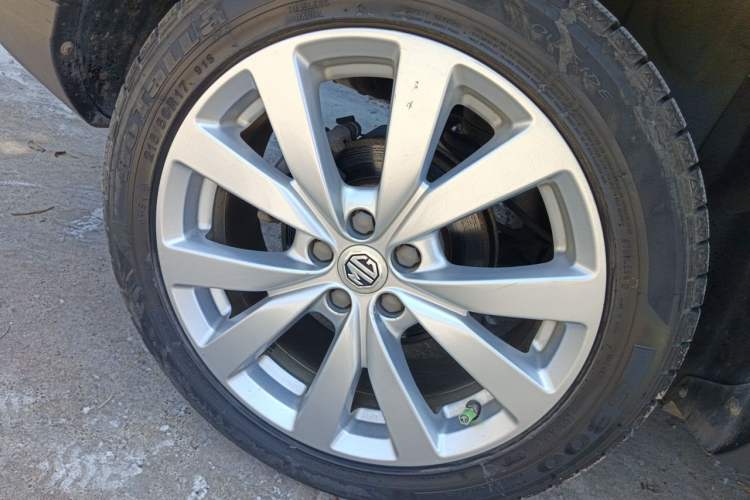 Used MG ZS 2017 1.5L Automatic Luxury Edition Right Front Wheel Hub