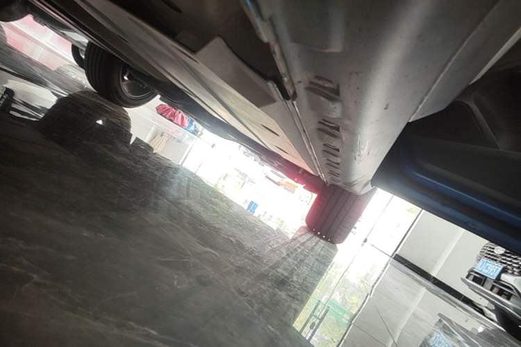 Used MG ZS 2017 1.5L Manual Deluxe Internet Edition Right Side Sill
