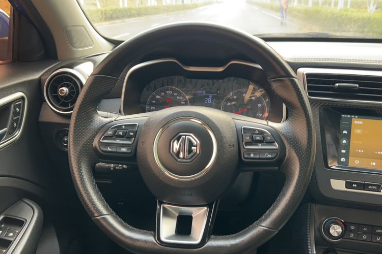 Used MG ZS 2017 1.5L Automatic Luxury Internet Edition Steering Wheel