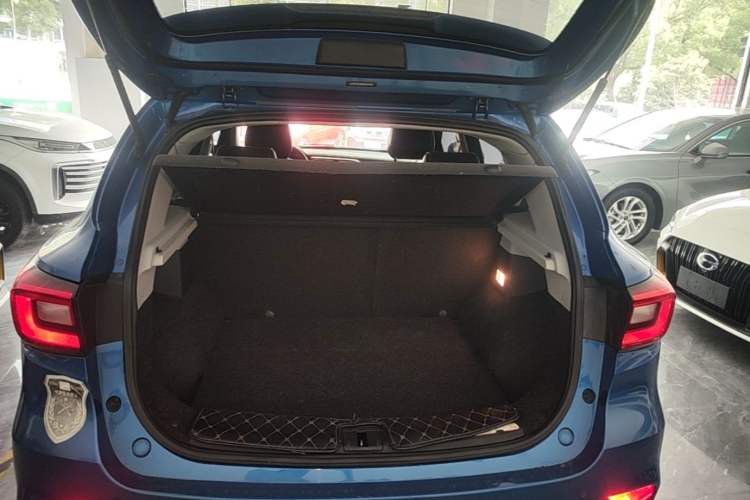 Used MG ZS 2017 1.5L Manual Deluxe Internet Edition Trunk