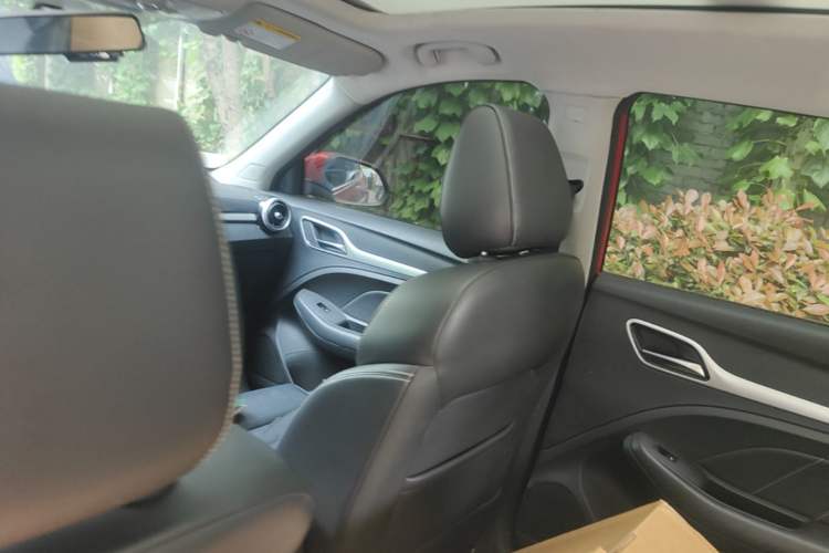 Used MG ZS 2017 1.5L Manual Deluxe Internet Edition Headliner
