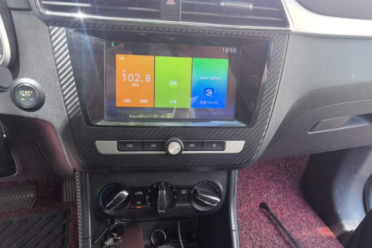 Used MG ZS 2017 1.5L Automatic Luxury Edition Audio And AC Panel