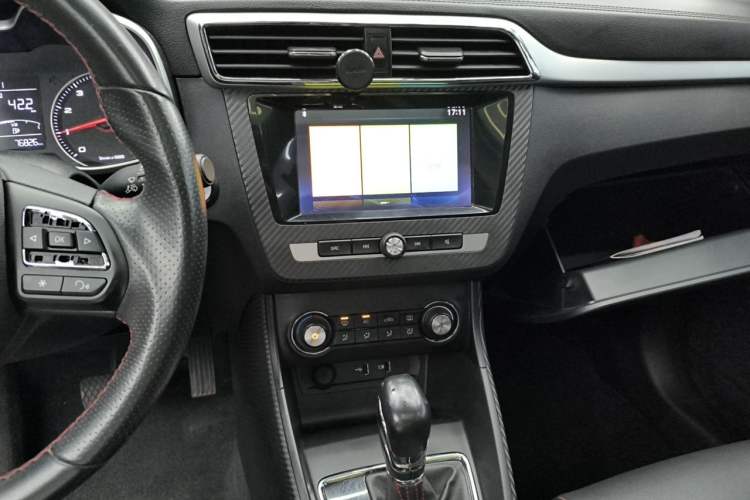 Used MG ZS 2017 16T Automatic Prestige Edition Audio And AC Panel
