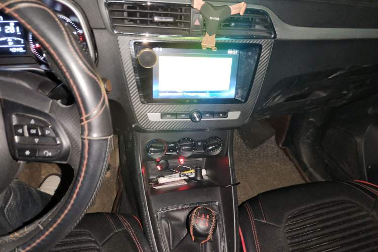 Used MG ZS 2017 1.5L Manual Comfort Edition Audio And AC Panel