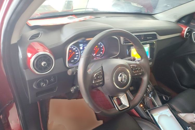 Used MG ZS 2017 16T Automatic Prestige Edition Center Console