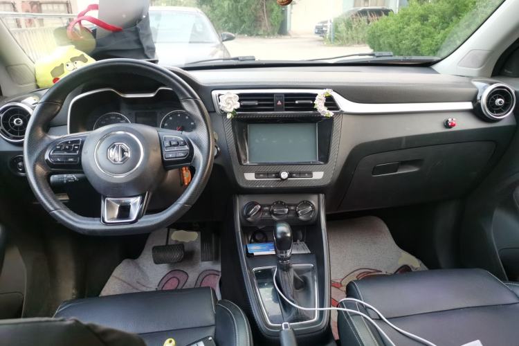 Used MG ZS 2017 1.5L Automatic Luxury Edition Center Console