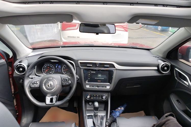 Used MG ZS 2017 1.5L Automatic Luxury Internet Edition Center Console
