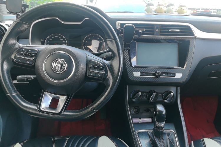 Used MG ZS 2017 1.5L Automatic Luxury Edition Center Console