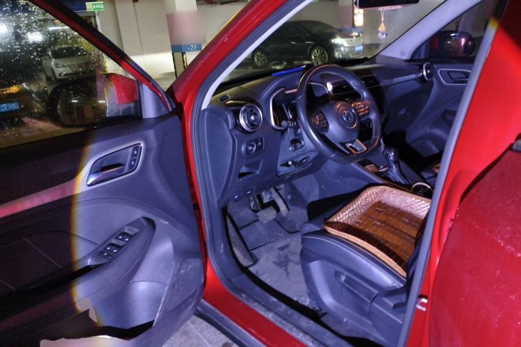 Used MG ZS 2017 1.5L Automatic Luxury Internet Edition Driver Seat