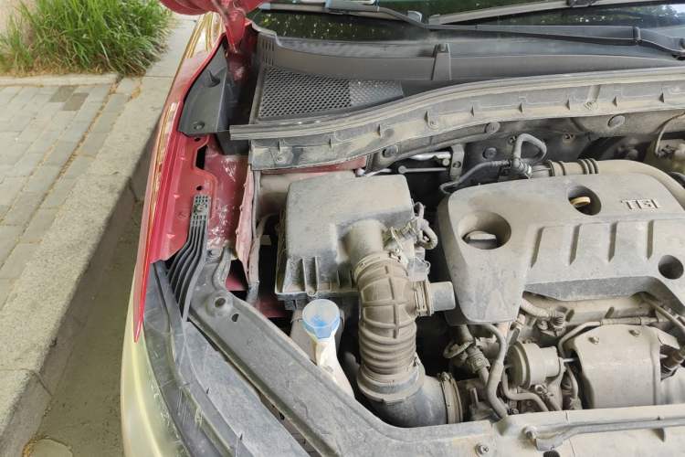 Used MG ZS 2017 16T Automatic Flagship Internet Edition Engine Bay Right