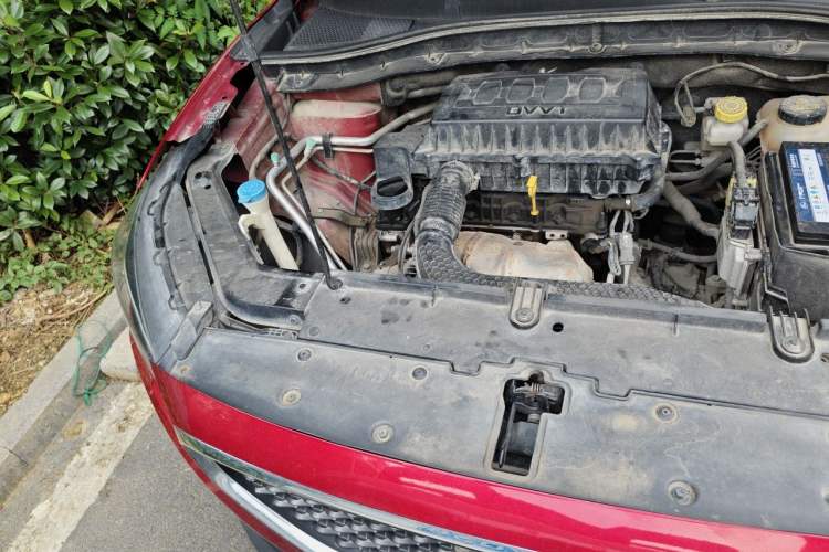 Used MG ZS 2017 1.5L Automatic Luxury Edition Engine Bay Right