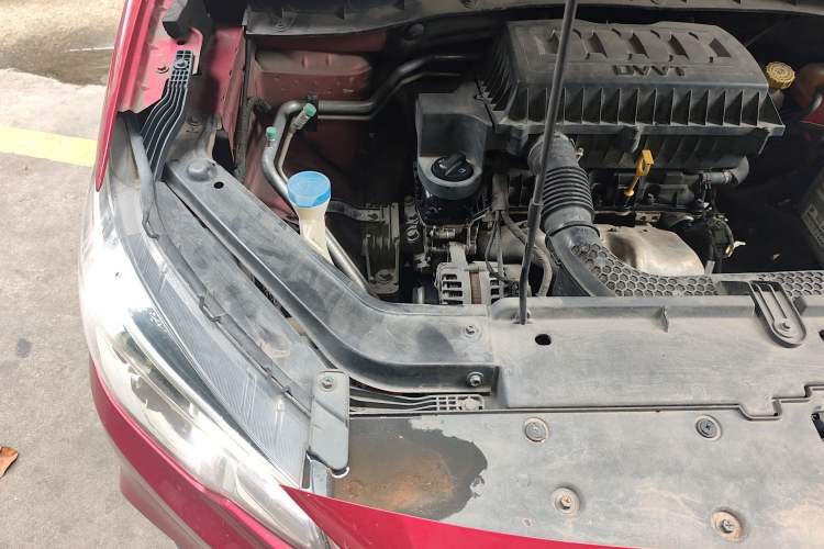 Used MG ZS 2017 1.5L Automatic Elite Edition Engine Bay Right