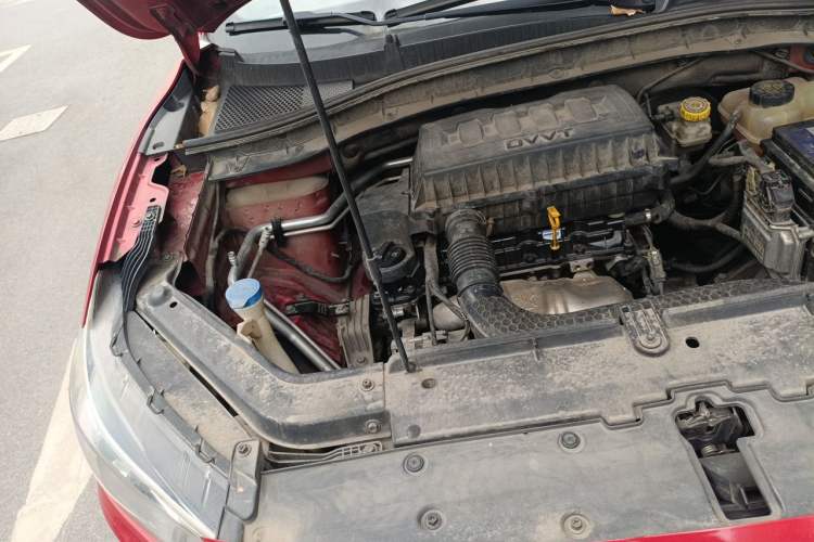Used MG ZS 2017 1.5L Automatic Elite Edition Engine Bay Right