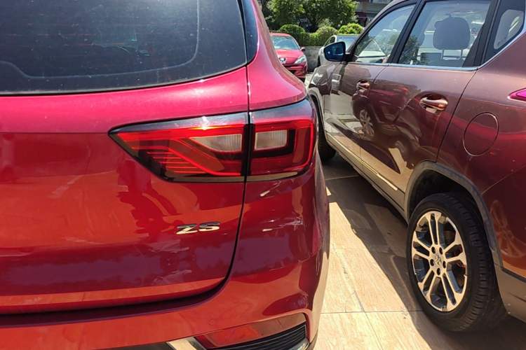 Used MG ZS 2017 1.5L Automatic Luxury Edition Exterior 3