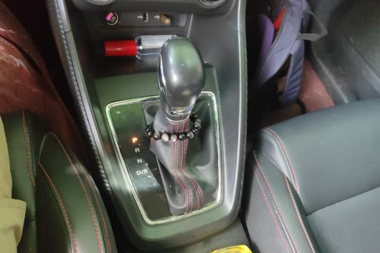 Used MG ZS 2017 16T Automatic Flagship Internet Edition Gear Lever