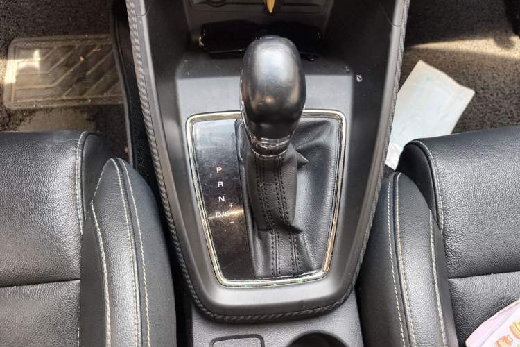 Used MG ZS 2017 1.5L Automatic Luxury Internet Edition Gear Lever