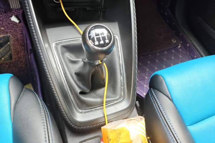 Used MG ZS 2017 1.5L Manual Comfort Edition Gear Lever
