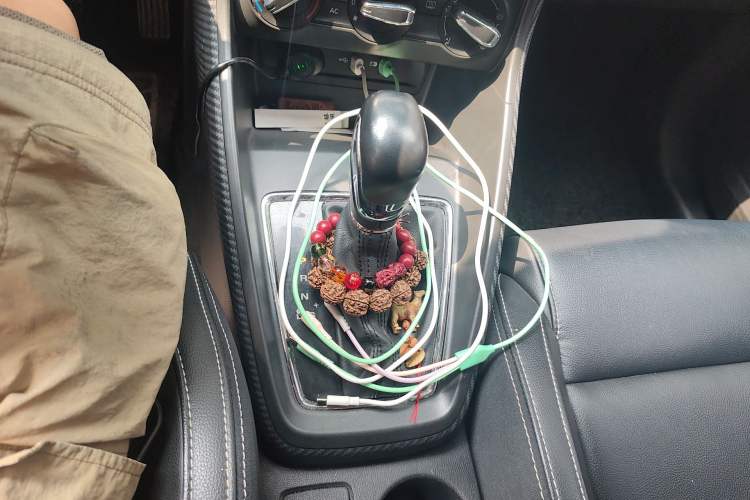 Used MG ZS 2017 1.5L Automatic Elite Edition Gear Lever